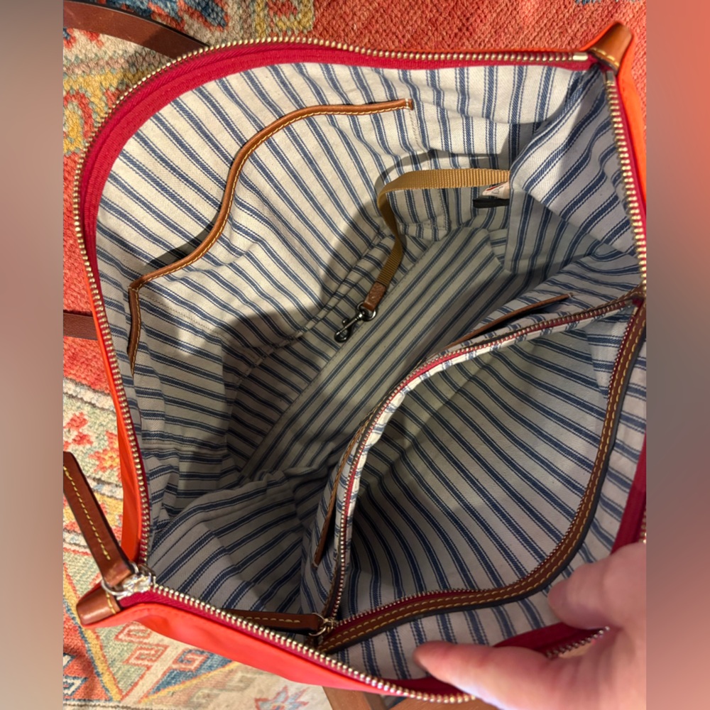 Large Nylon Dooney & Bourke Wayfarer Tote in “Persimmon” w/Brown Leather Straps - Picture 9 of 10